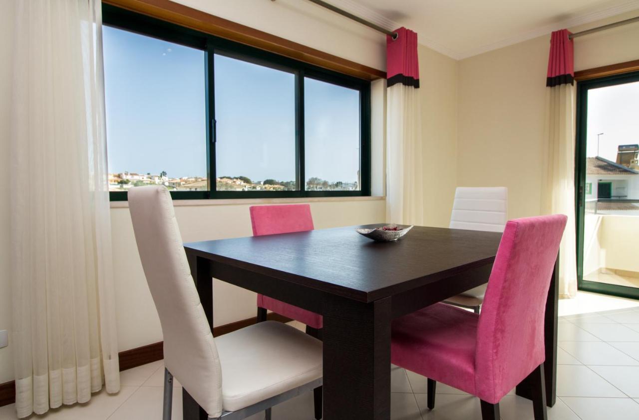Family Apartment - Pool And Garden & Playground & Beach & Albufeira Bagian luar foto
