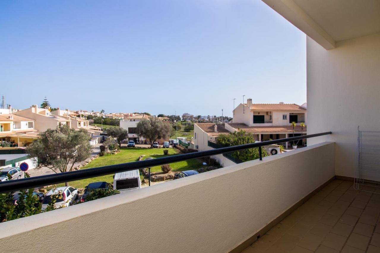 Family Apartment - Pool And Garden & Playground & Beach & Albufeira Bagian luar foto