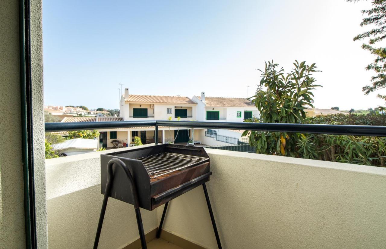 Family Apartment - Pool And Garden & Playground & Beach & Albufeira Bagian luar foto