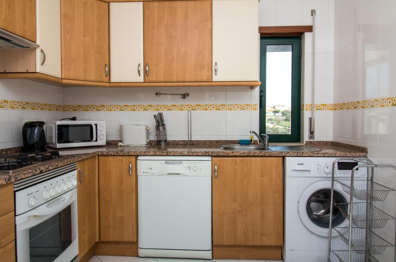Family Apartment - Pool And Garden & Playground & Beach & Albufeira Bagian luar foto