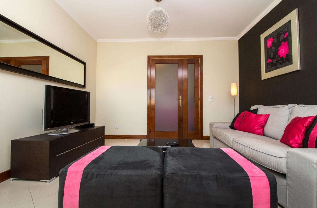 Family Apartment - Pool And Garden & Playground & Beach & Albufeira Bagian luar foto