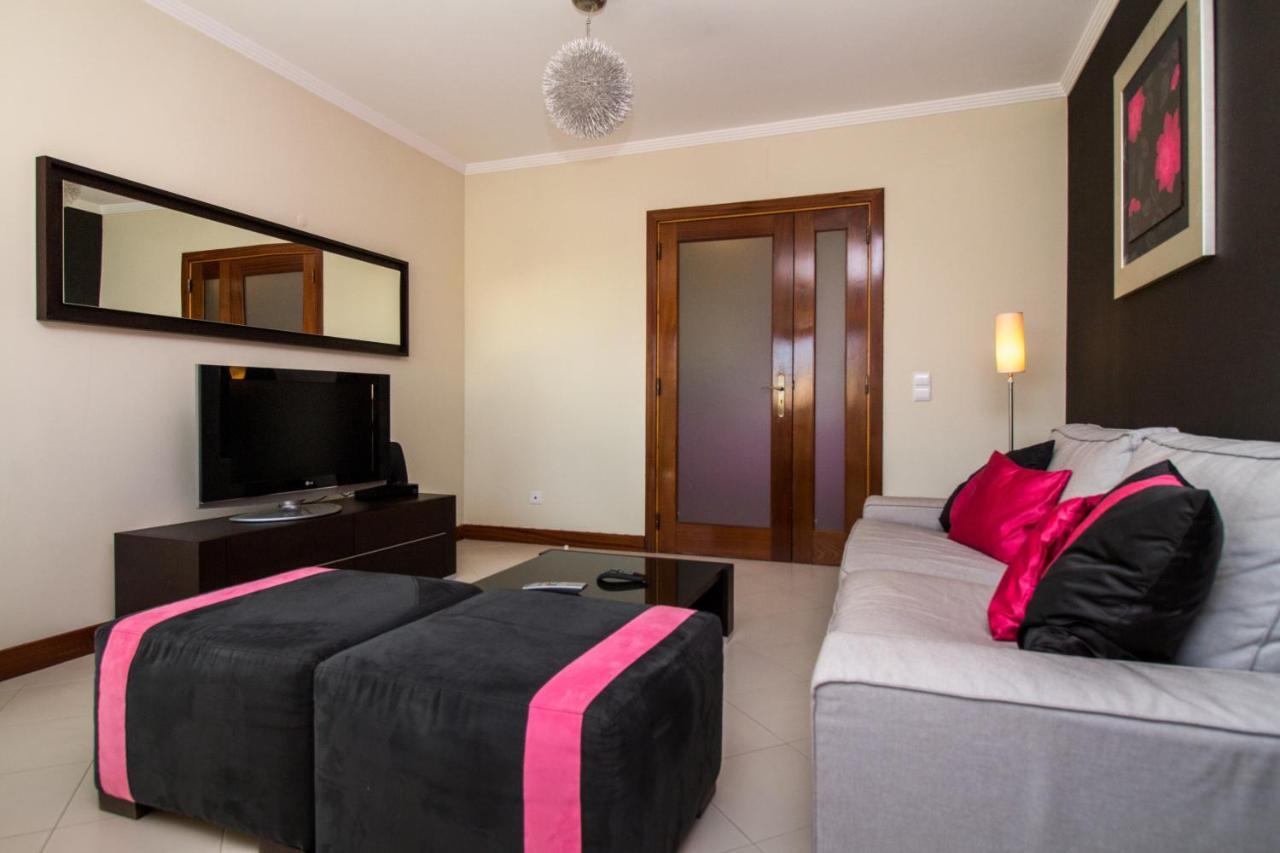 Family Apartment - Pool And Garden & Playground & Beach & Albufeira Bagian luar foto