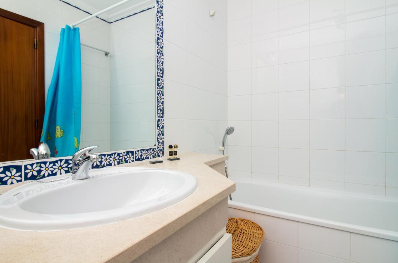 Family Apartment - Pool And Garden & Playground & Beach & Albufeira Bagian luar foto