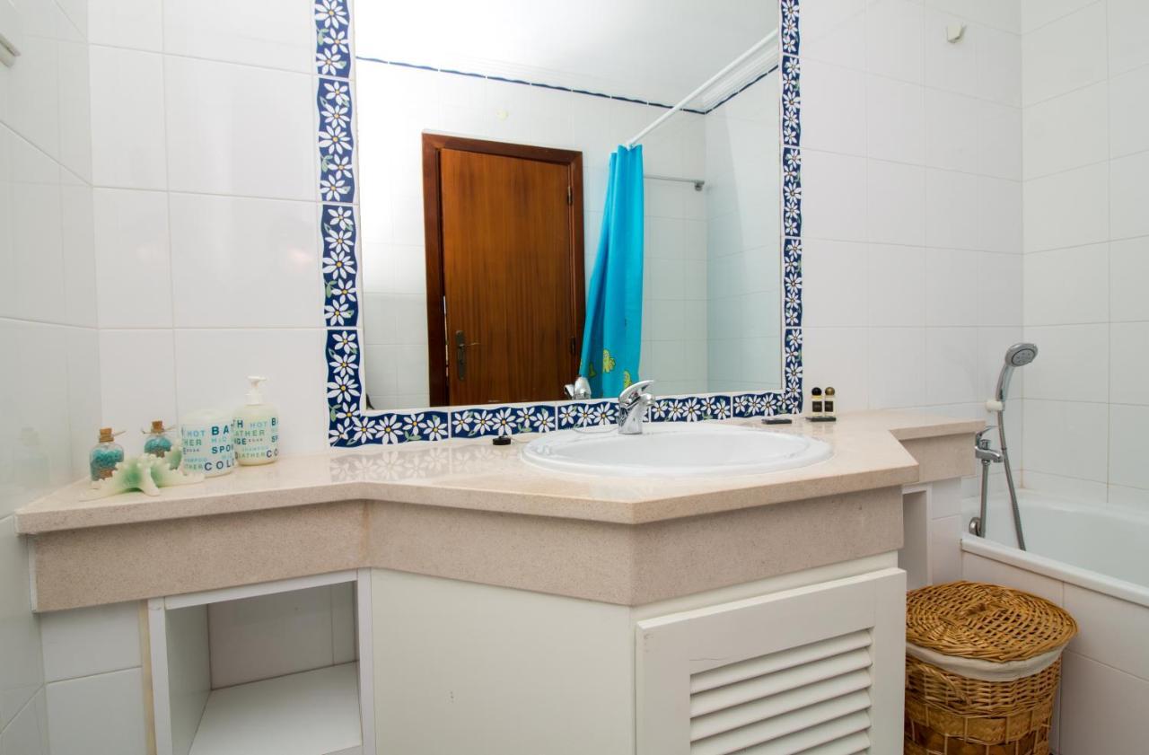 Family Apartment - Pool And Garden & Playground & Beach & Albufeira Bagian luar foto