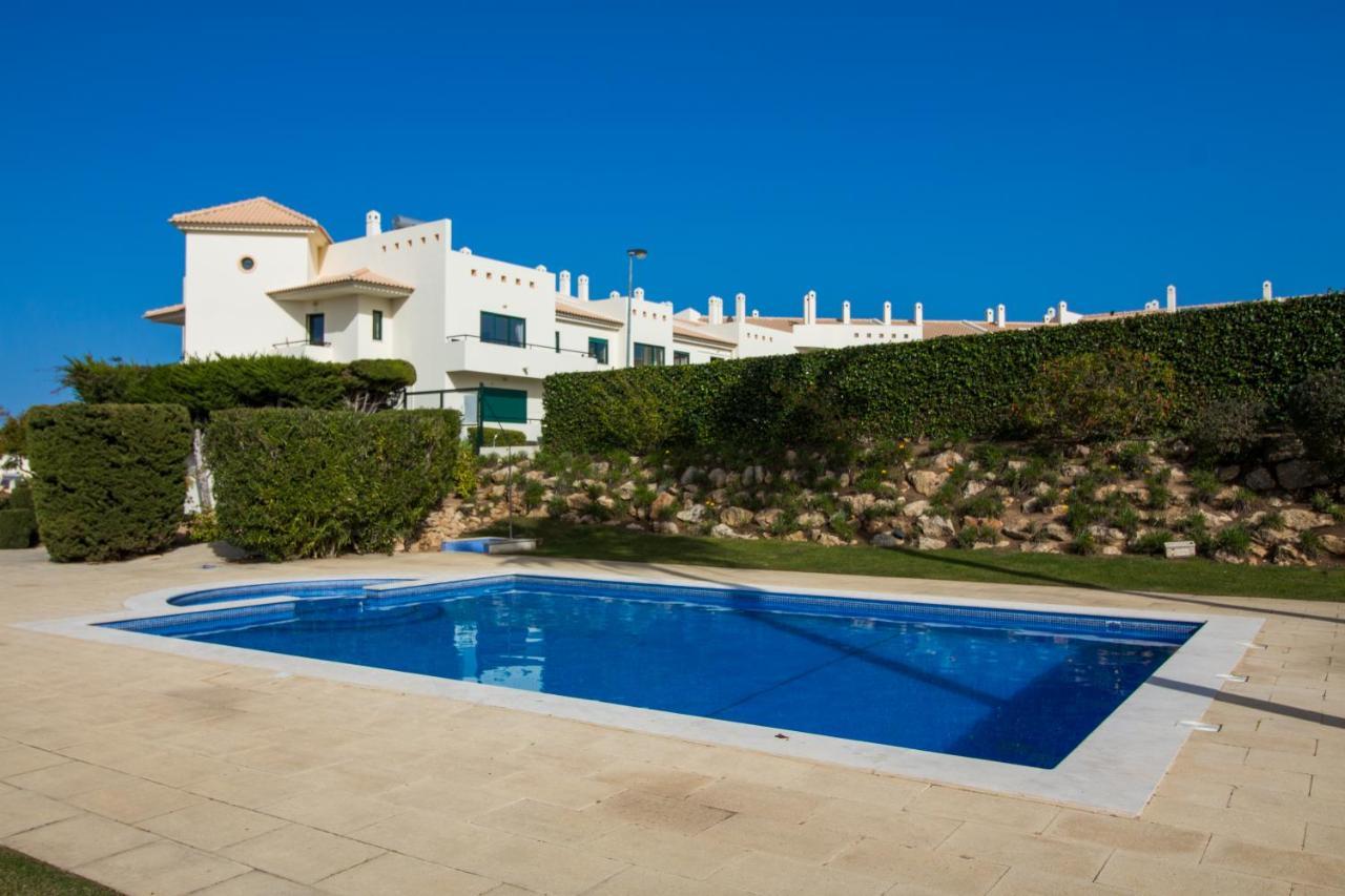 Family Apartment - Pool And Garden & Playground & Beach & Albufeira Bagian luar foto
