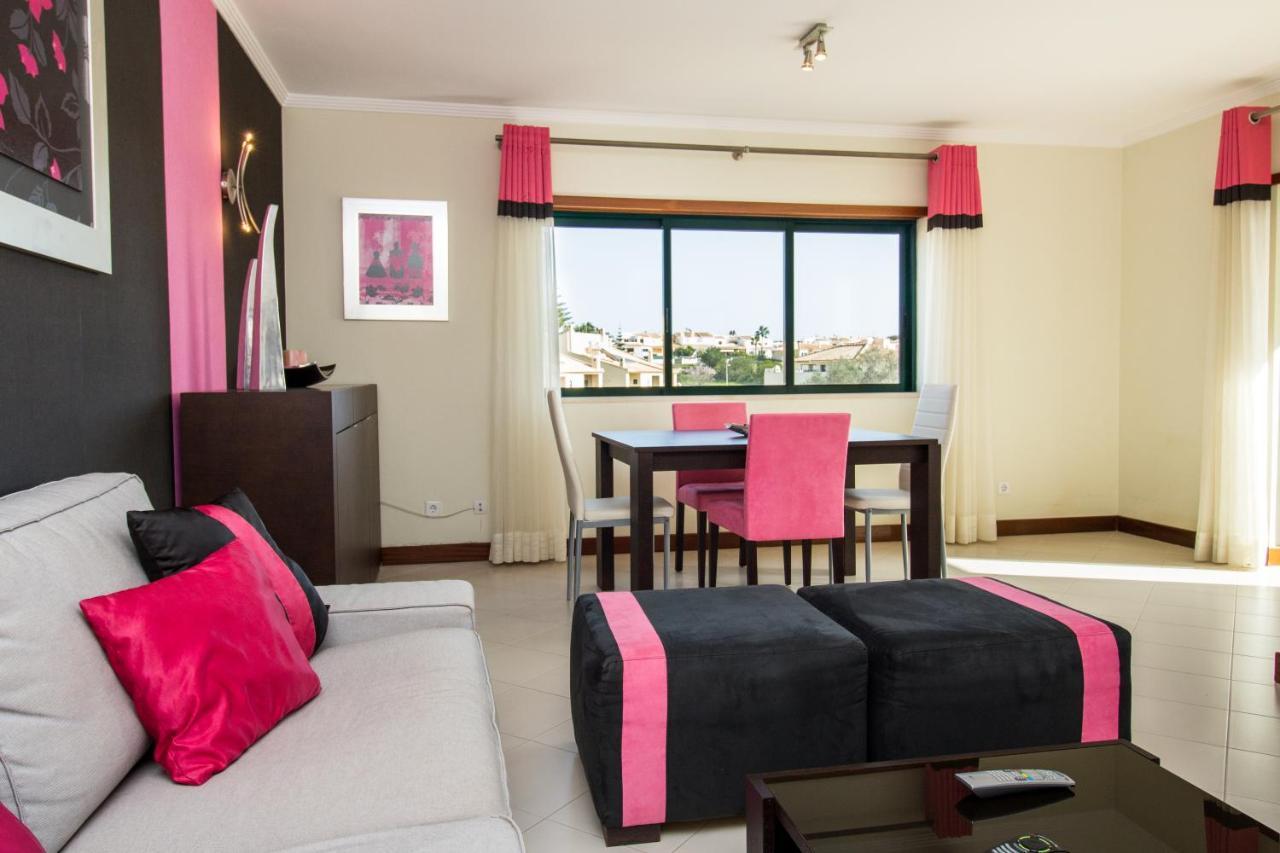 Family Apartment - Pool And Garden & Playground & Beach & Albufeira Bagian luar foto