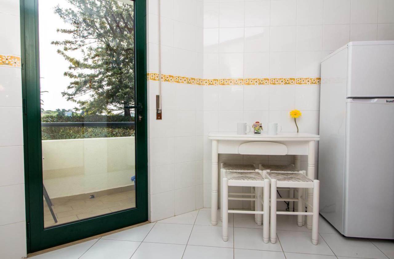 Family Apartment - Pool And Garden & Playground & Beach & Albufeira Bagian luar foto
