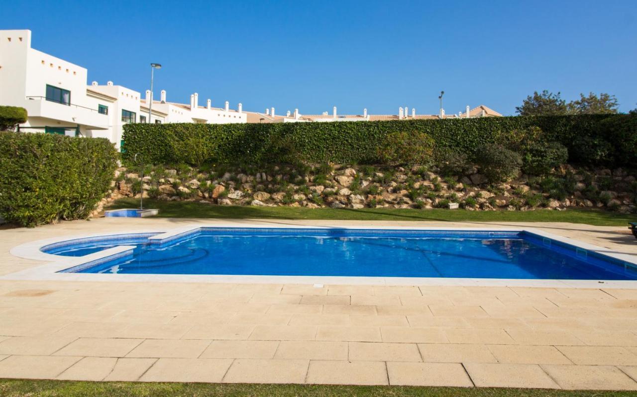 Family Apartment - Pool And Garden & Playground & Beach & Albufeira Bagian luar foto