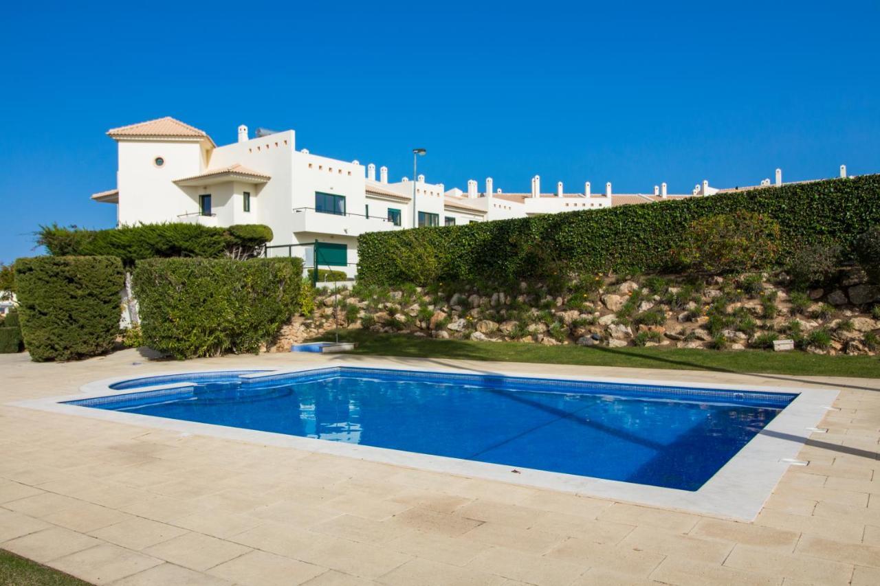 Family Apartment - Pool And Garden & Playground & Beach & Albufeira Bagian luar foto