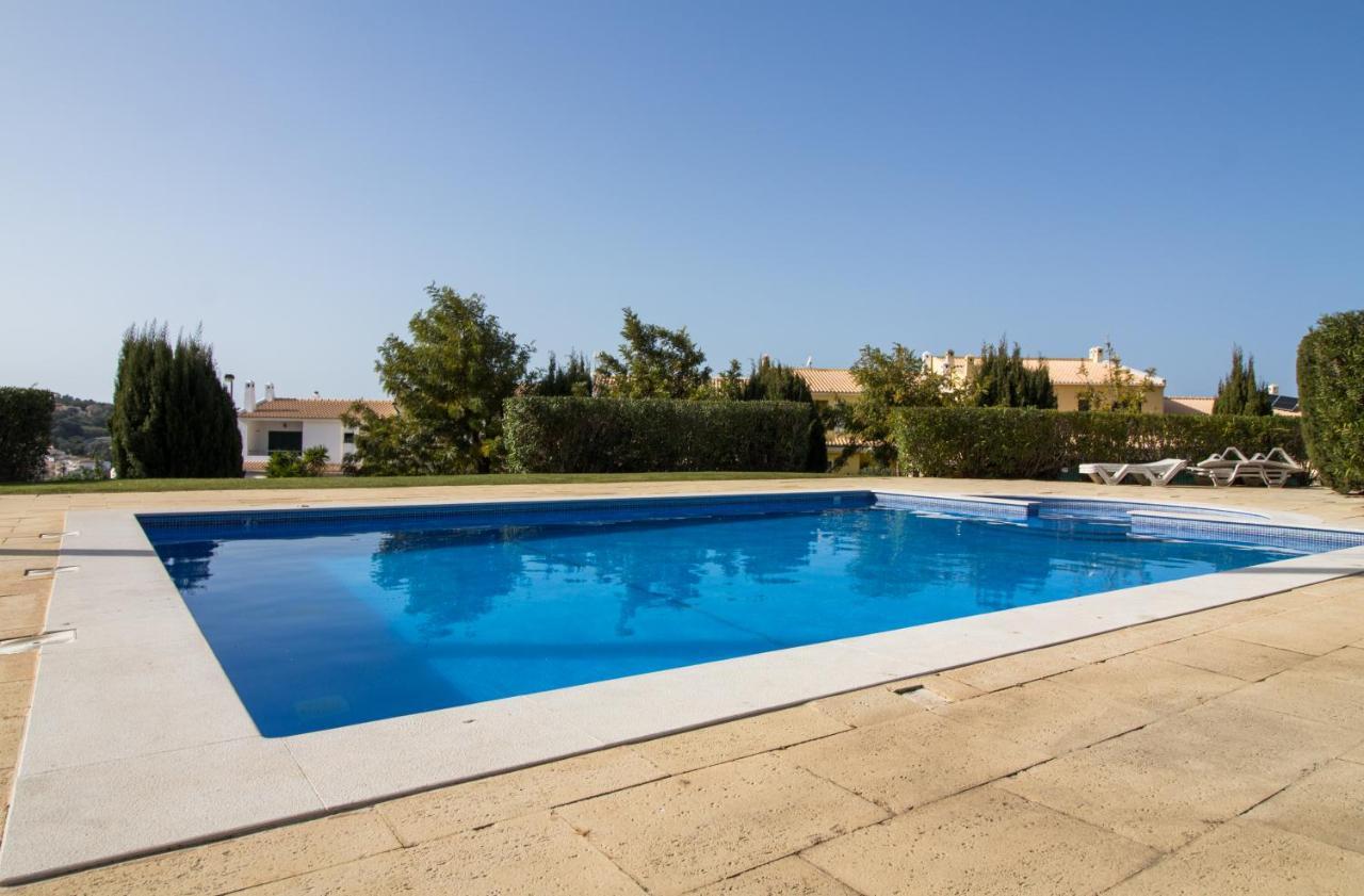 Family Apartment - Pool And Garden & Playground & Beach & Albufeira Bagian luar foto